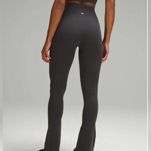 Lululemon Align High-Rise Mini-Flared Pant *Regular
Graphite Grey size 6